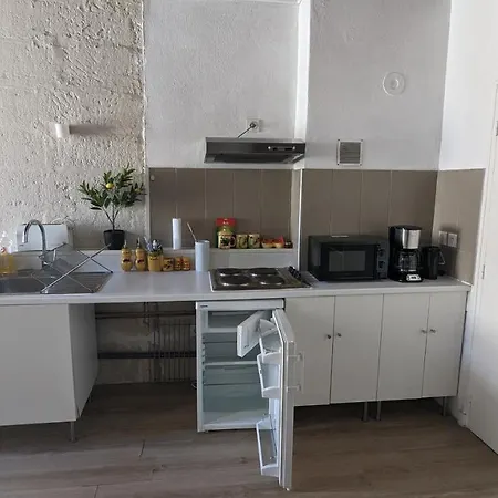 Apartment Hypercentre, Place Pie, Amphoux Charmants Ou Proche De La Gare Parkings Et Palais Des Papes *